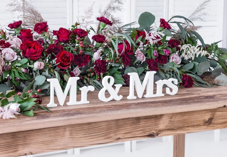 Dřevěný nápis Mr & Mrs | BÍLÝ