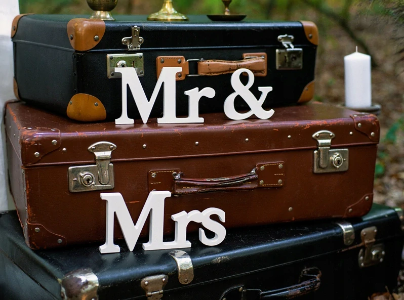 Dřevěný nápis Mr & Mrs | BÍLÝ